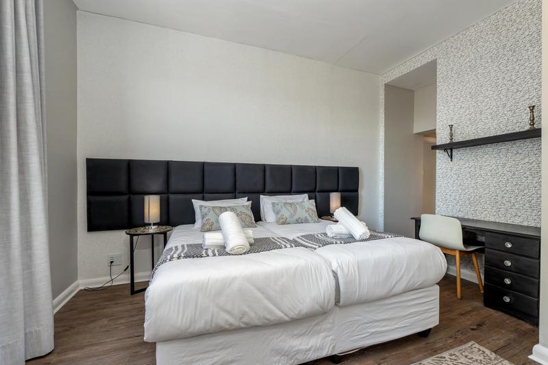 To Let 2 Bedroom Property for Rent in Sea Point Western Cape